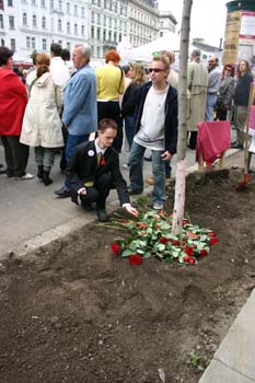 AidsMemorialDay2004_24