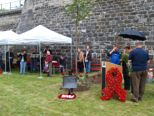 AidsMemorialDay2009__08