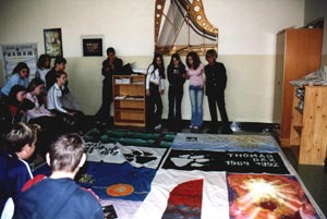 Vorstellung des Names Project an der Hauptschule Krems, 30. März 2004