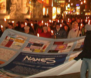Fackelzug zum Welt-AIDS-Tag 2005
