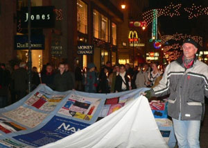 Fackelzug zum Welt-AIDS-Tag 2006